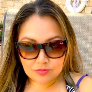 Meet your Posher, Reyna